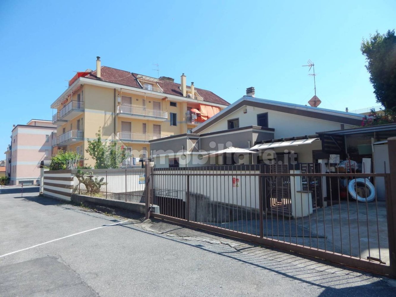 55m² Garage in Loano, Italy No. 293806