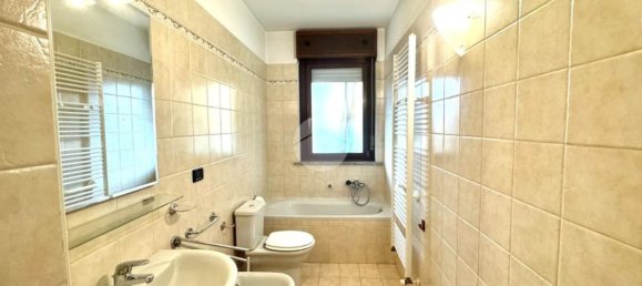 4 Schlafzimmer Wohnung in La Loggia, Italy, Nr. 380789 18