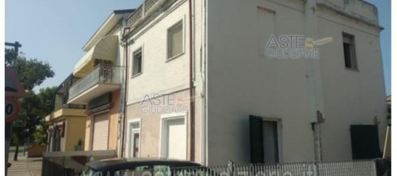 9-salle Appartement à Rimini, Italy No. 13263 19