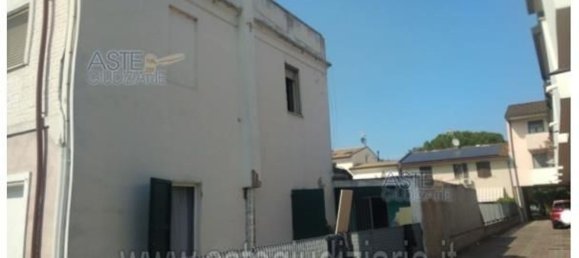 9-salle Appartement à Rimini, Italy No. 13263 13