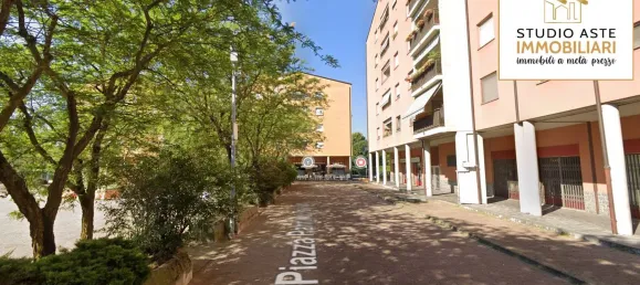 3 rooms Apartment in Brugherio, Italy No. 6651 16