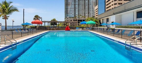 2 dormitorios propiedad comercial en venta en Miami, Miami-Dade, Florida, USA № 615200 3