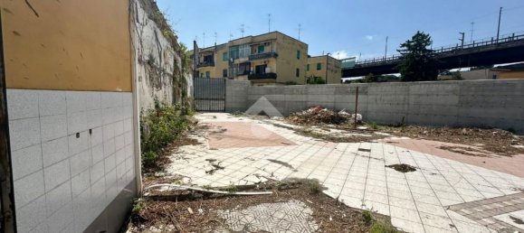 477m² Commercial property in Naples, Italy No. 300880 19
