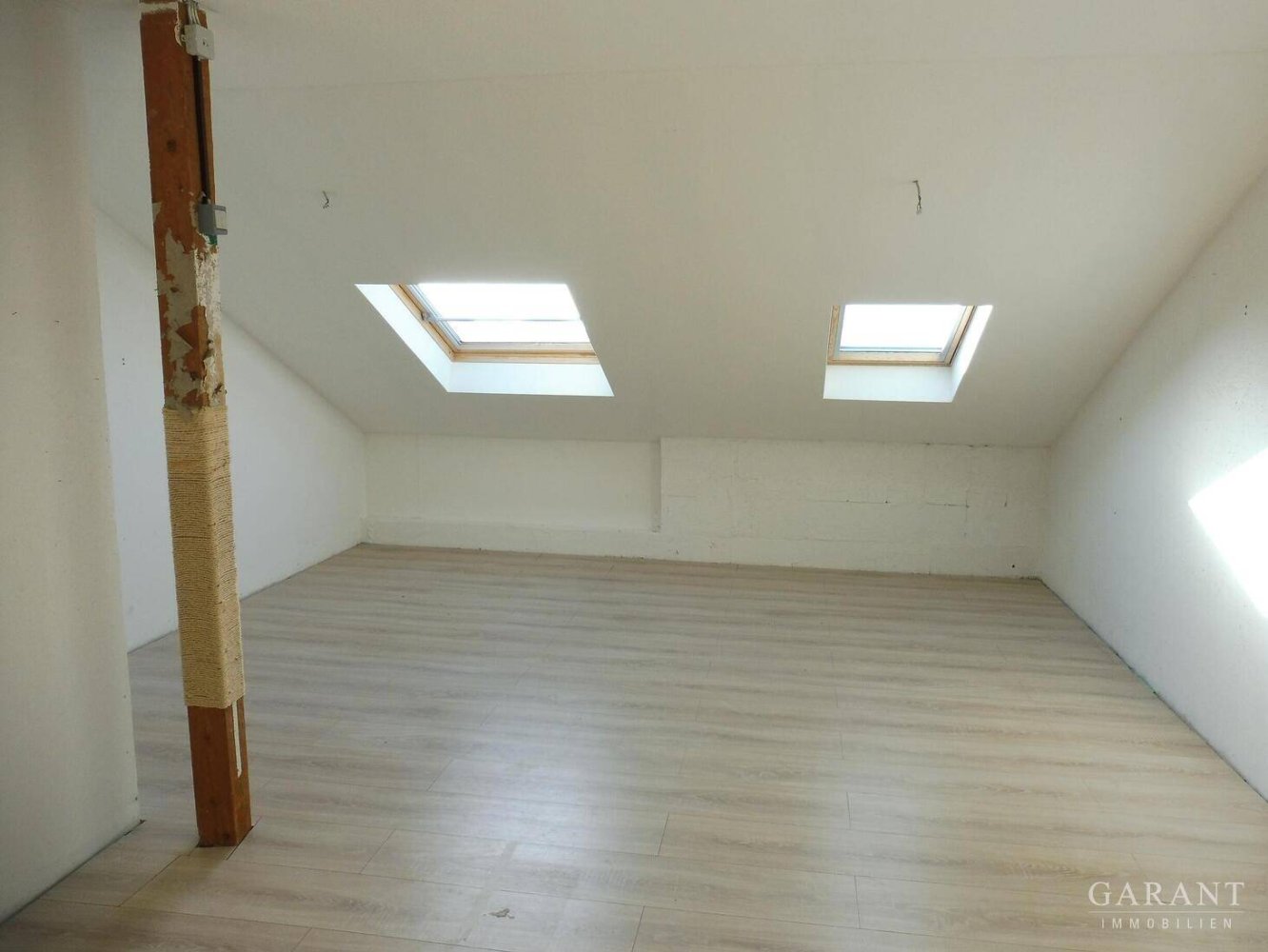 5 chambres Maison de ville à Saalekreis, Germany No. 3680