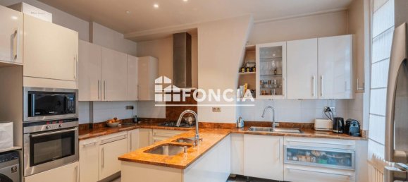 4 chambres Appartement à Paris, France No. 334956 3