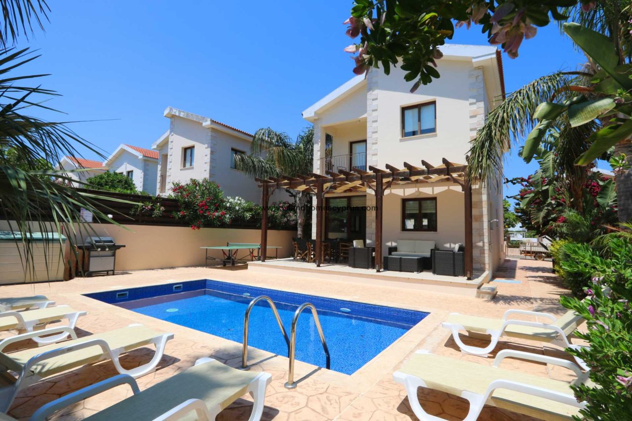 3 bedrooms House in Ayia Napa, Cyprus No. 23811