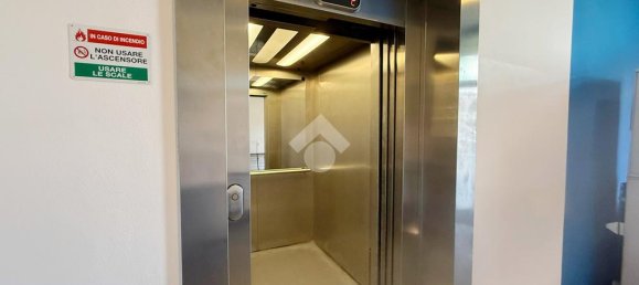 1-salle Bureau à Ivrea, Italy No. 257664 18