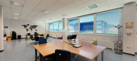 1-salle Bureau à Ivrea, Italy No. 257664 5