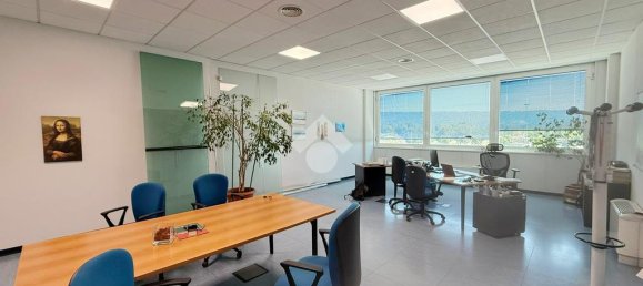 1-salle Bureau à Ivrea, Italy No. 257664 12