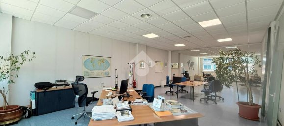 1-salle Bureau à Ivrea, Italy No. 257664 13