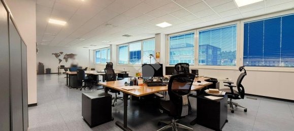 1-salle Bureau à Ivrea, Italy No. 257664 4