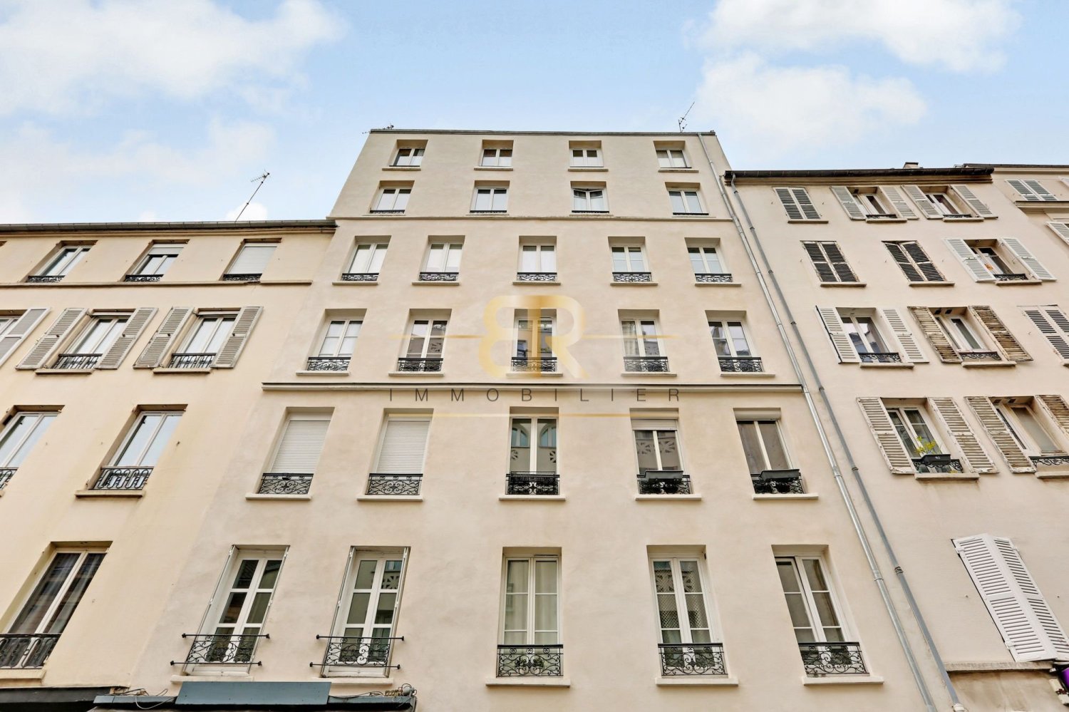 Studio in Paris, France No. 166353