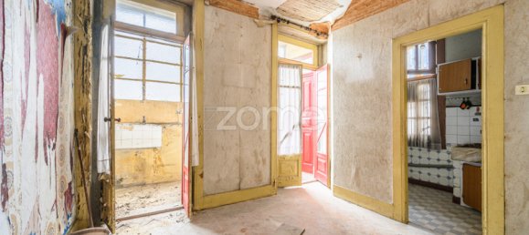 Здание с 6 спальнями в Порту, Португалия № 12834 8