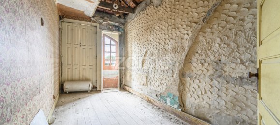 Здание с 6 спальнями в Порту, Португалия № 12834 2