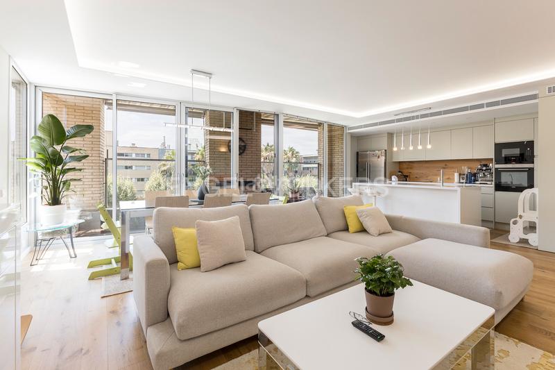 Квартира с 3 спальнями в Сан-Марти, Испания № 144061