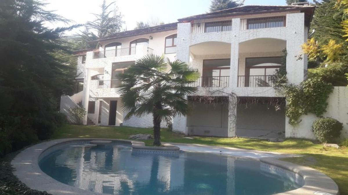 Дом с 4 спальнями в Сантьяго, Чили № 2316