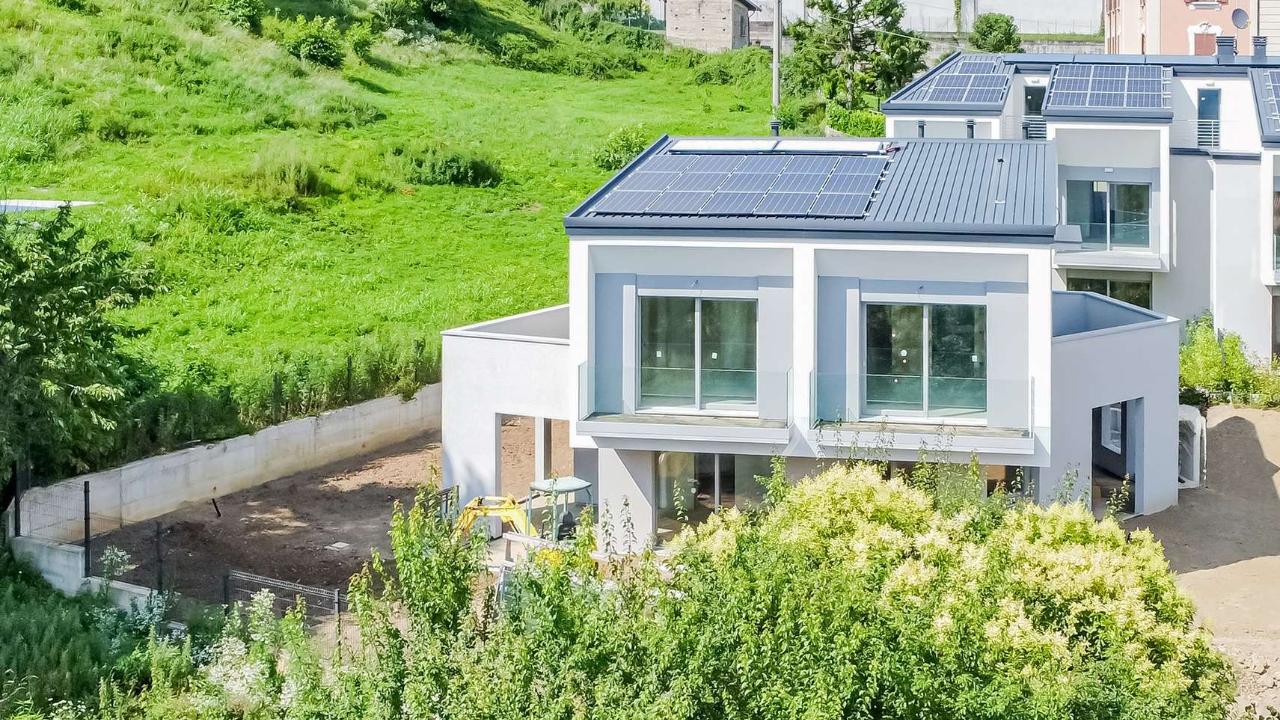 4غرفة فيلا في Lecco, Italy رقم 147469