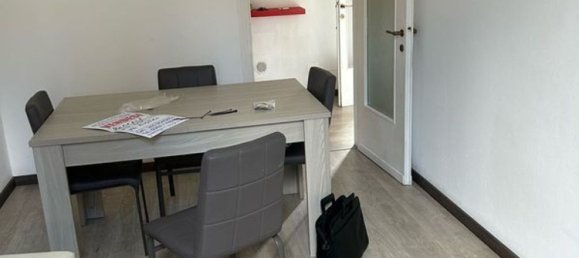 3-salle Appartement à Meda, Italy No. 7873 10