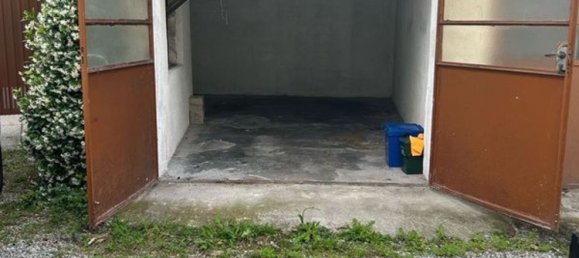 3-salle Appartement à Meda, Italy No. 7873 12