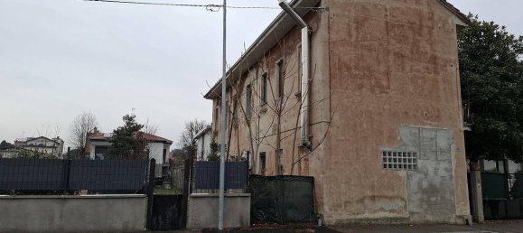 Apartamento de 3 dormitorios en Busto Arsizio, Italy No. 281672 2