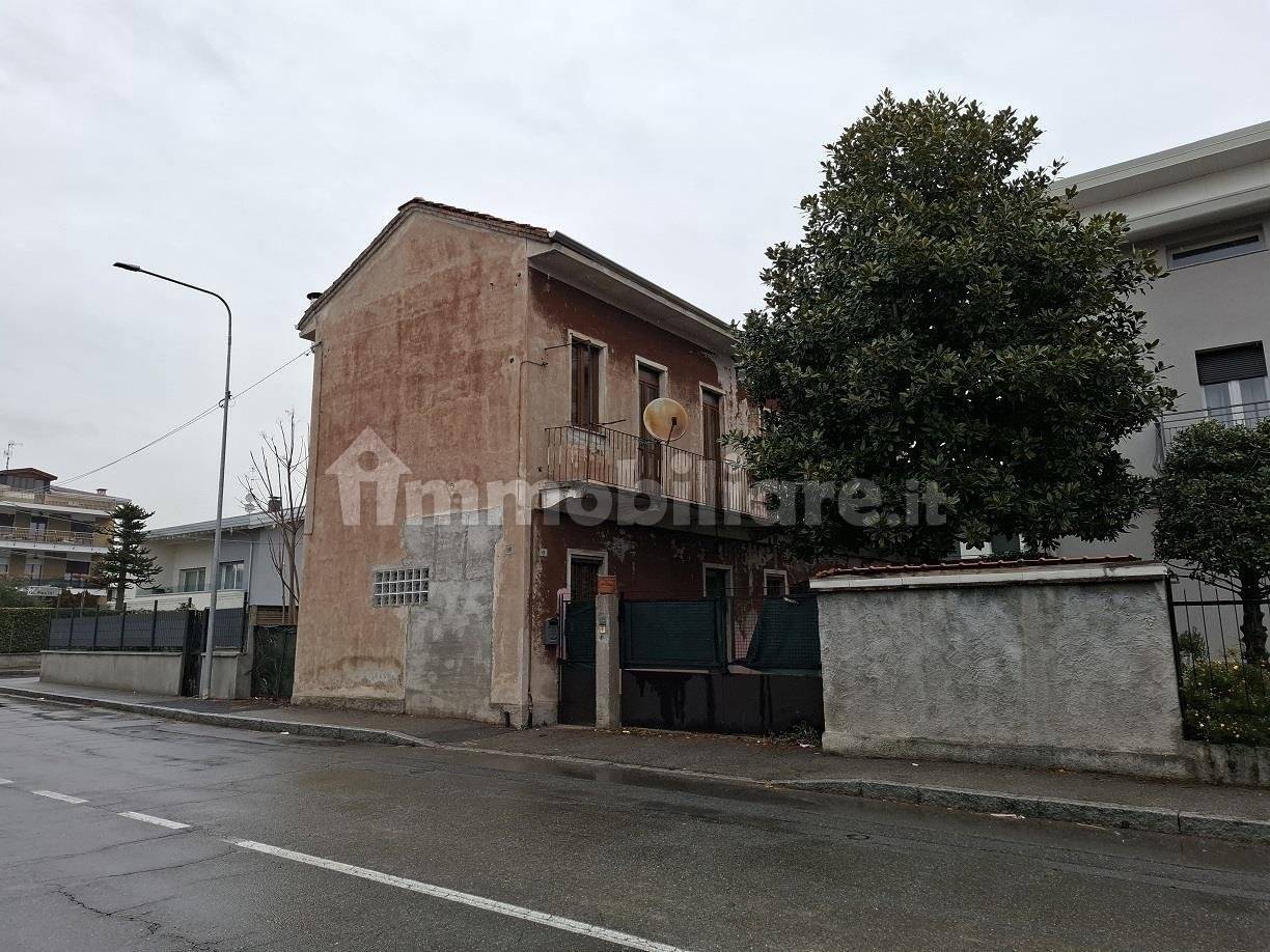 Apartamento de 3 dormitorios en Busto Arsizio, Italy No. 281672