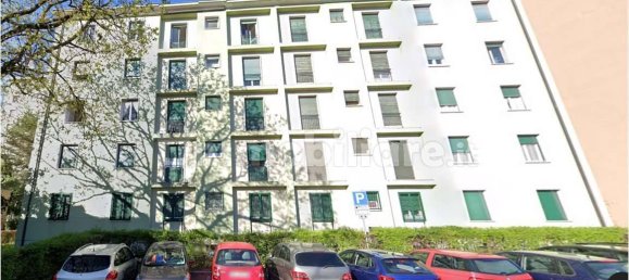 2 bedrooms Apartment in Milan, Italy No. 276198 2