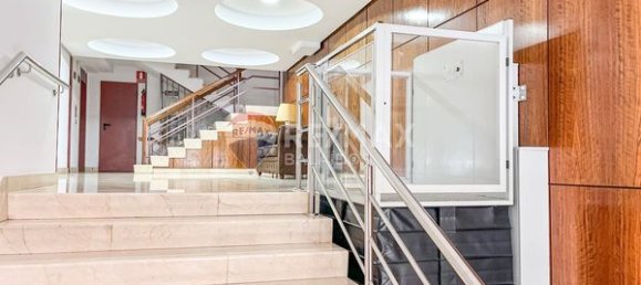 Apartamento de 4 dormitorios en Vigo, Spain No. 190989 7