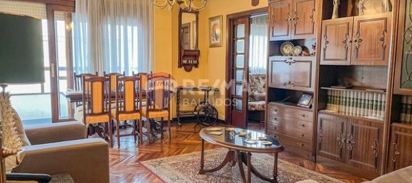 Apartamento de 4 dormitorios en Vigo, Spain No. 190989 2