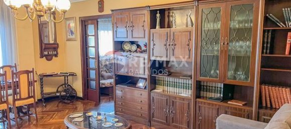 Apartamento de 4 dormitorios en Vigo, Spain No. 190989 3