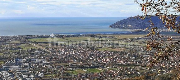 4 bedrooms House in Carrara, Italy No. 50633 26