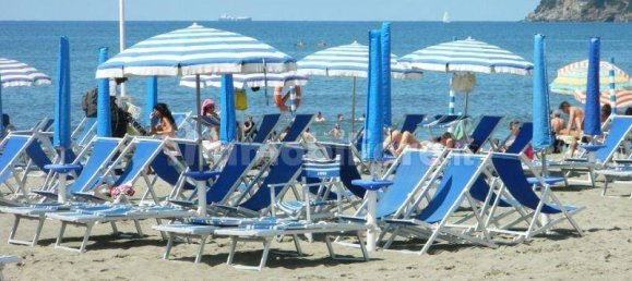 4 bedrooms House in Carrara, Italy No. 50633 23