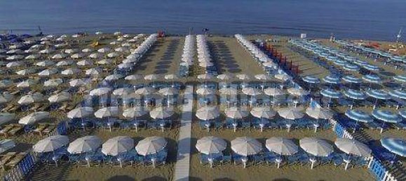 4 bedrooms House in Carrara, Italy No. 50633 22