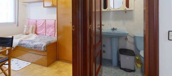 Apartamento de 4 dormitorios en Oviedo, Spain No. 156264 3