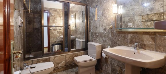 Apartamento de 4 dormitorios en Oviedo, Spain No. 156264 7