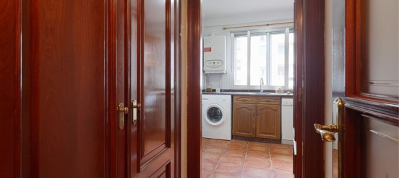 Apartamento de 4 dormitorios en Oviedo, Spain No. 156264 19