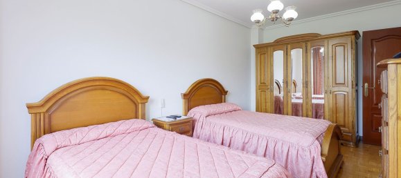 Apartamento de 4 dormitorios en Oviedo, Spain No. 156264 9