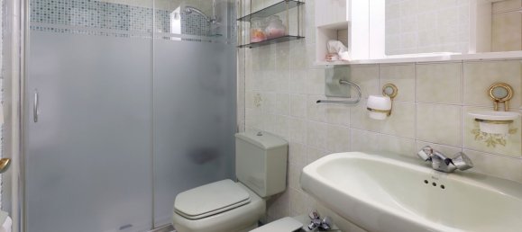Apartamento de 4 dormitorios en Oviedo, Spain No. 156264 2