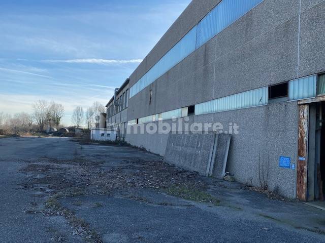 1 room Warehouse in Triuggio, Italy No. 215660