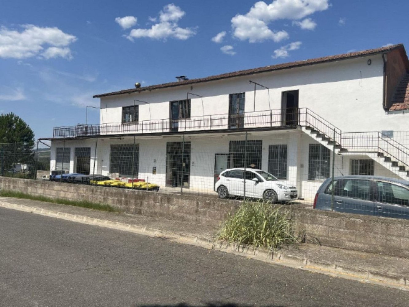 1398m² Warehouse in Orvieto, Italy No. 376332