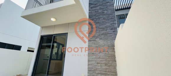 Moradia em banda T3 em Dubai, UAE N.º 24435 7