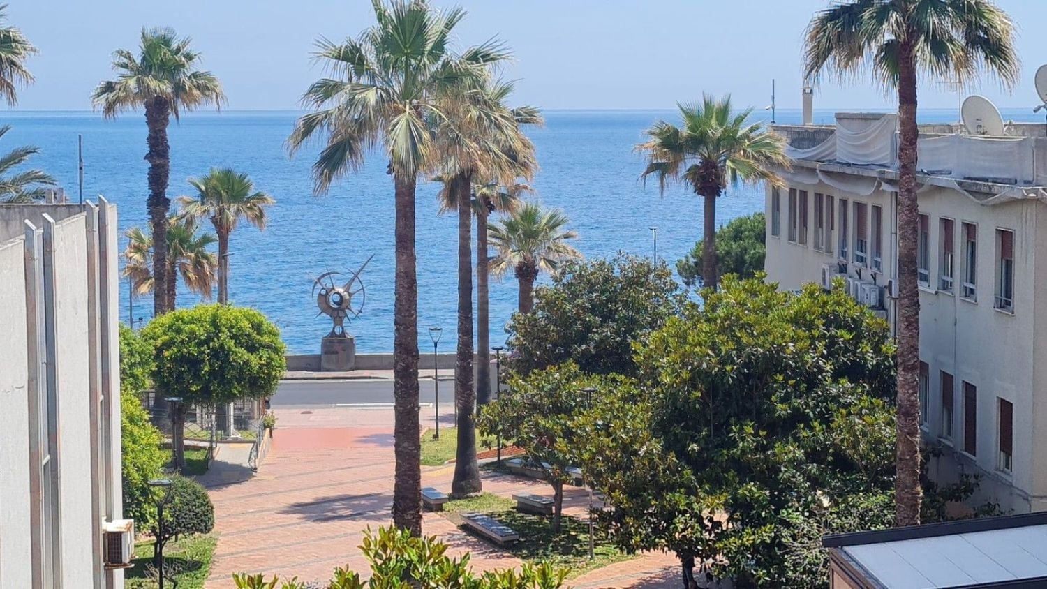 3 rooms Duplex in Santa Teresa di Riva, Italy No. 24094