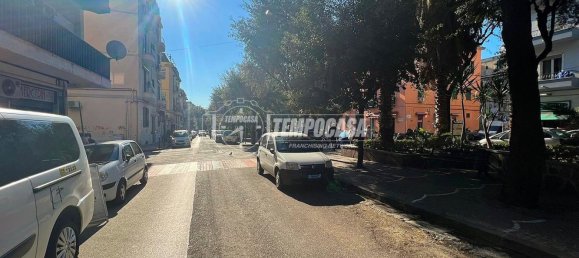 2 bedrooms Apartment in Naples, Italy No. 341565 7