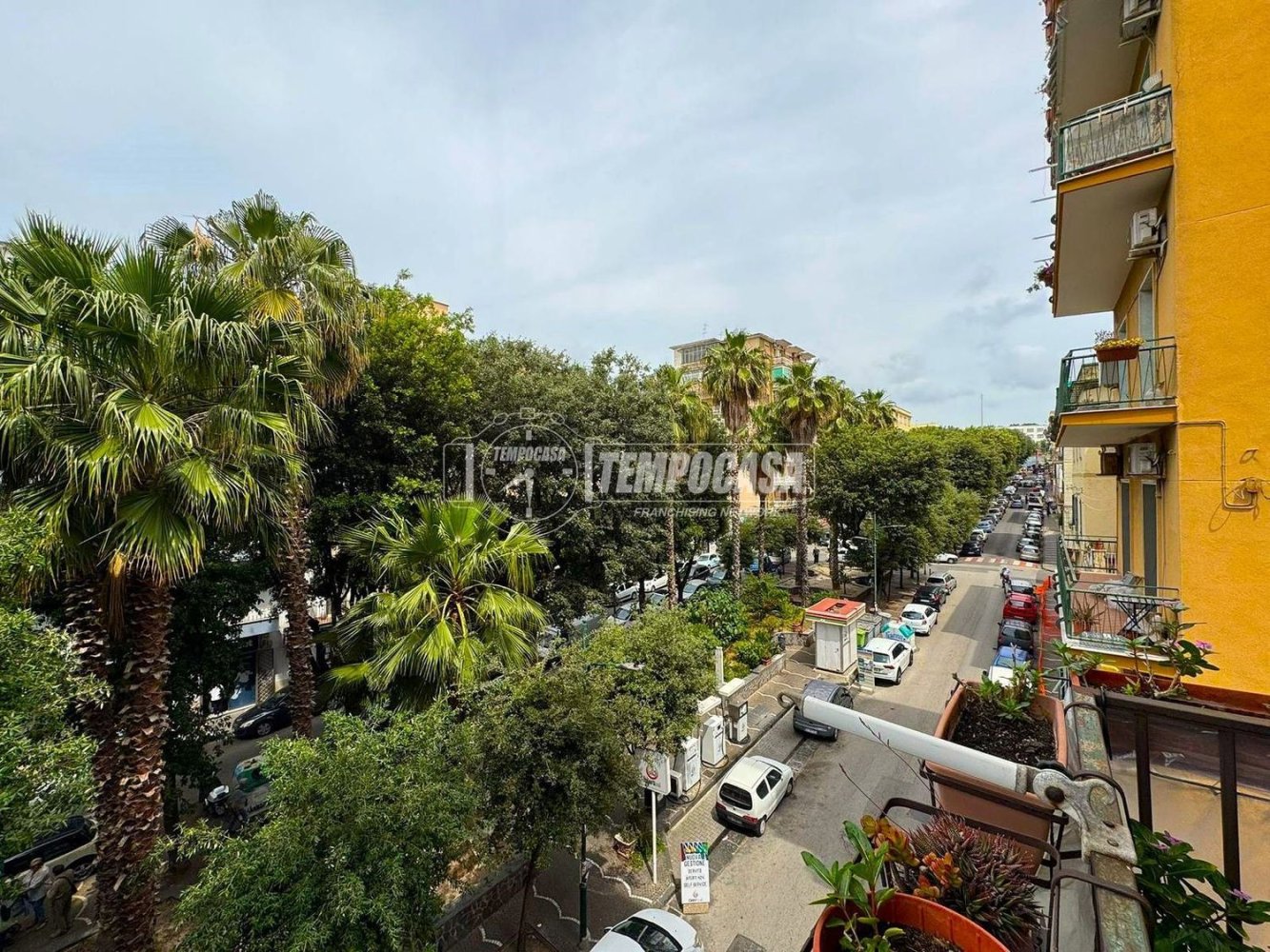 2 bedrooms Apartment in Naples, Italy No. 341565