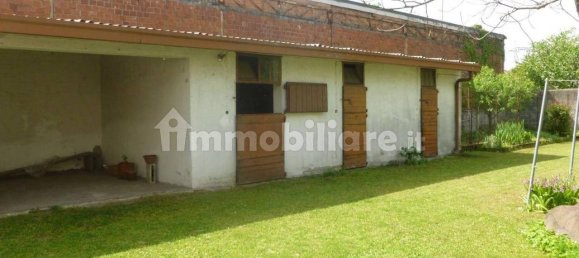 5 rooms Building in Cesano Maderno, Italy No. 47976 5