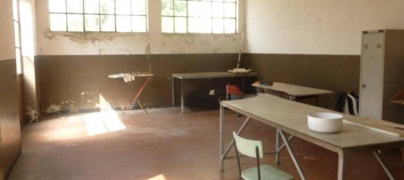 5 rooms Building in Cesano Maderno, Italy No. 47976 9