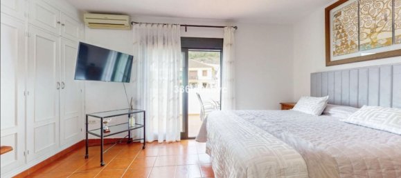 4 bedrooms House in Benahavis, Spain No. 142219 3