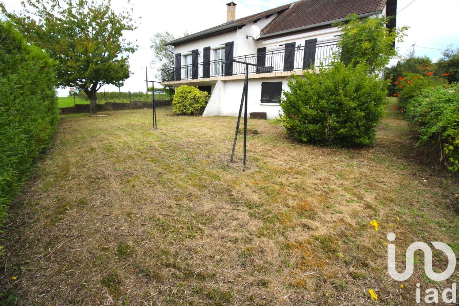 4 bedrooms House in Nesles-la-Montagne, France No. 244071