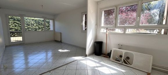 3 bedrooms Apartment in Evreux, France No. 359969 2