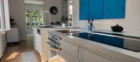 5 bedrooms House in Orleans, France No. 210205 3