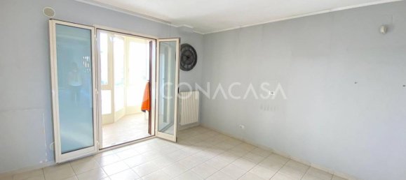 4 rooms Apartment in Bitonto, Italy No. 20214 3